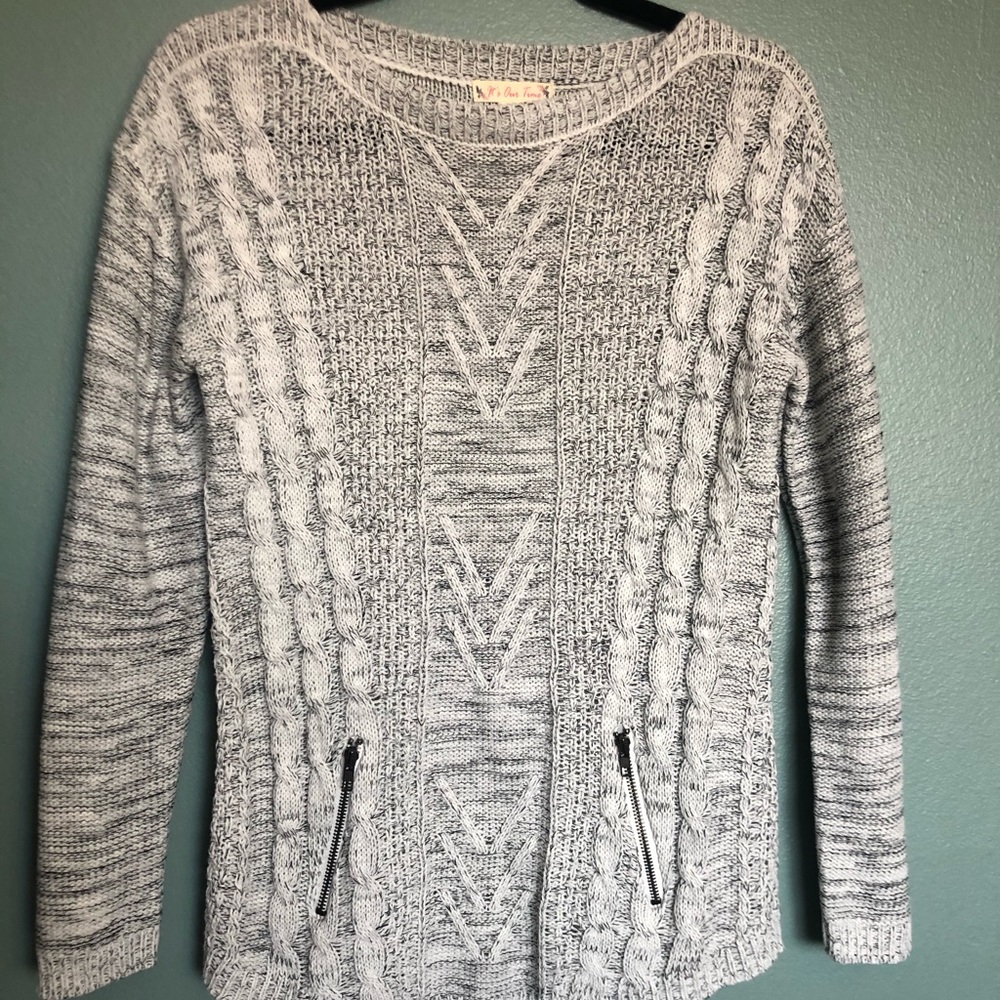 Gray sweater with zipper details